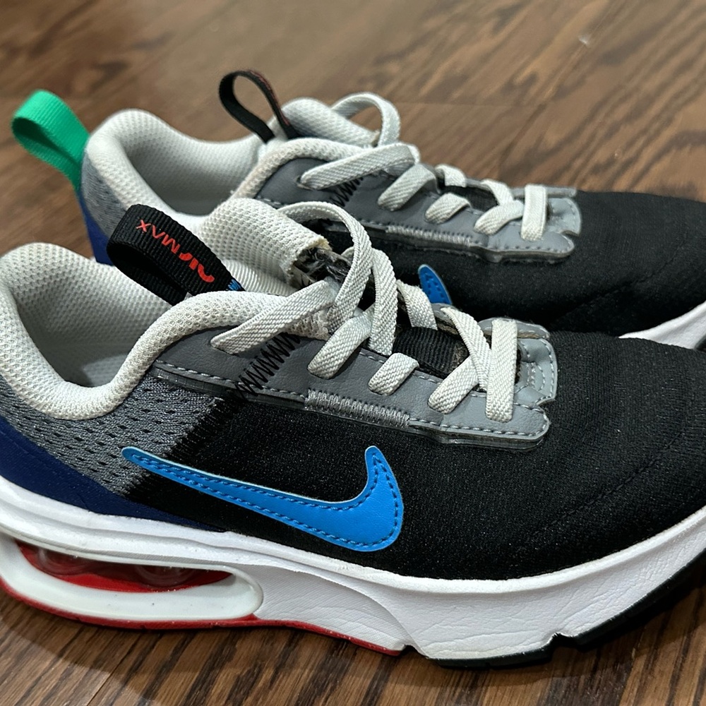 Nike Air Max INTRLK Lite sneakers